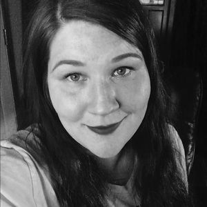 Meet your Posher, Jeniece